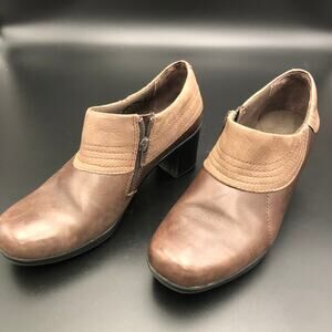 Clarks Bendables Brown 2-Tone Leather Pumps, Women's Size 8M/EUR 38.5